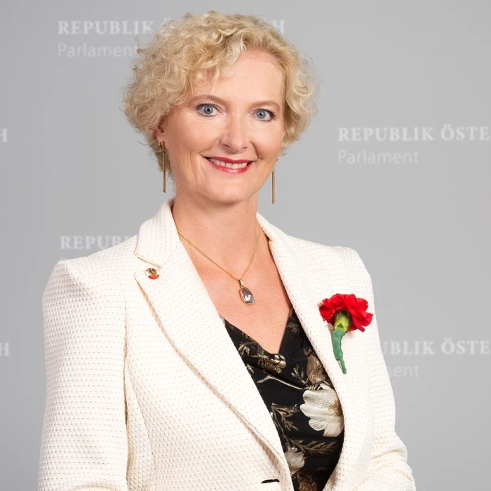 Mag.a Karin Greiner