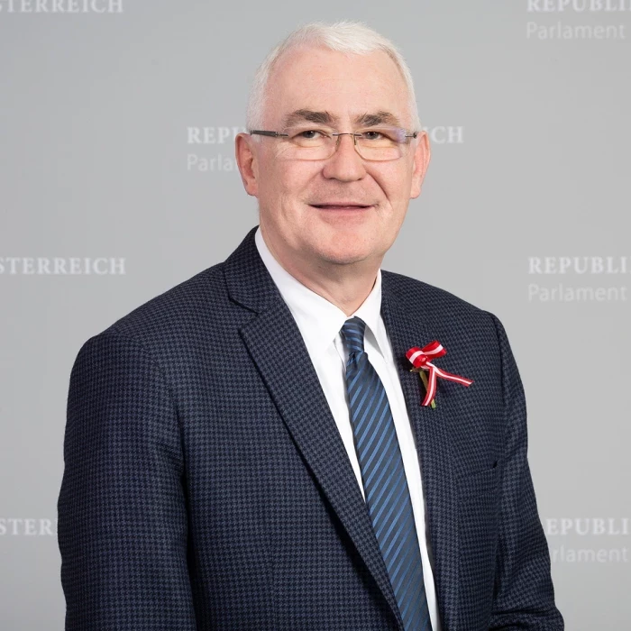 Mag. Dr. Martin Graf