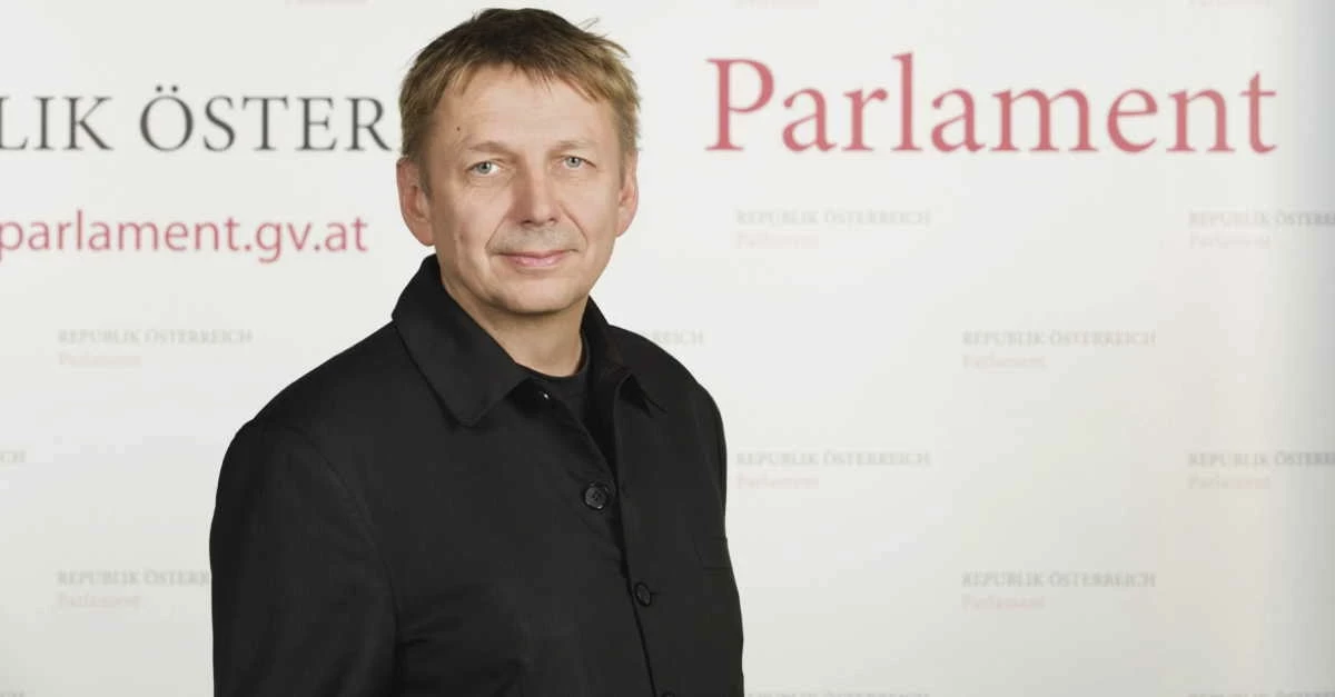 Mag. Dr. Wolfgang Zinggl
