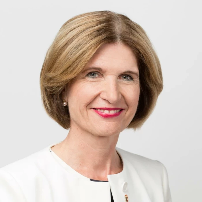 Porträt Dr. Andrea Eder-Gitschthaler
