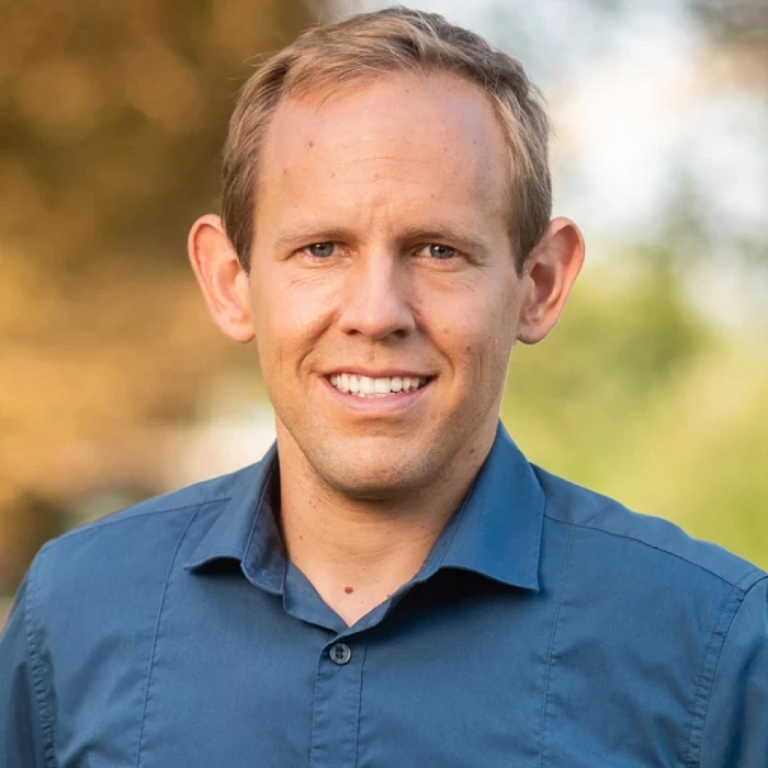 Portraitfoto von Georg Ecker