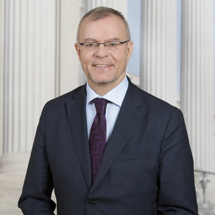 Dr. Harald Troch