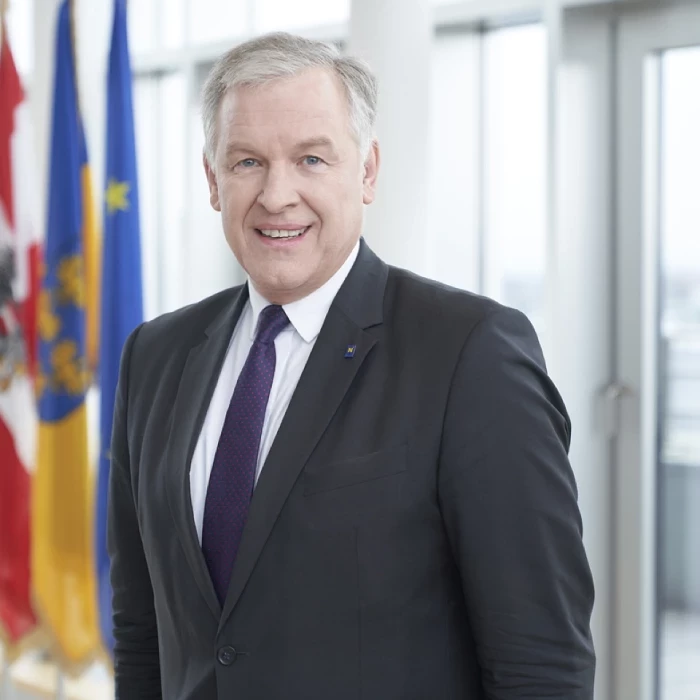 Dr. Dr. h. c. mult. Martin Eichtinger