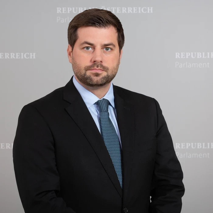 Michael Bernhard