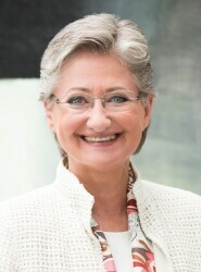 Dr.in Claudia Schmied
