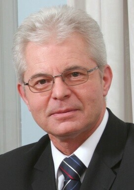 Heinz K. Becker