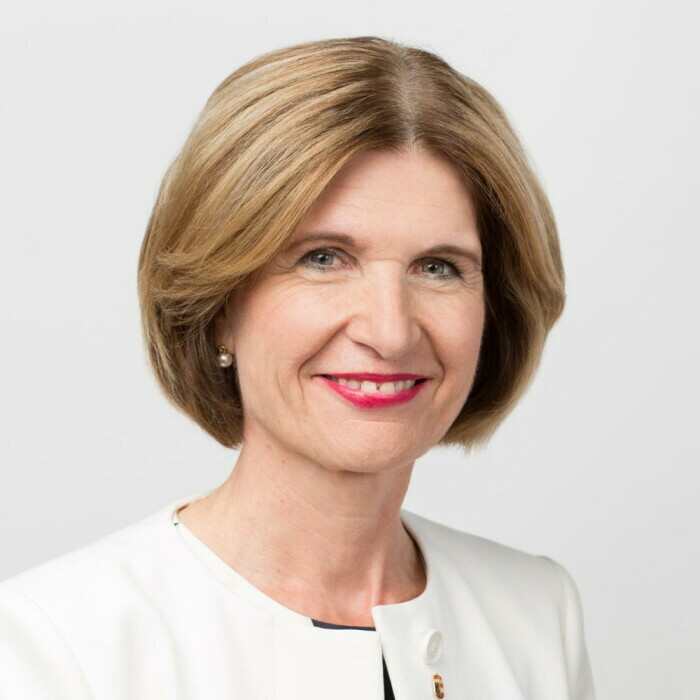 Porträt Dr. Andrea Eder-Gitschthaler