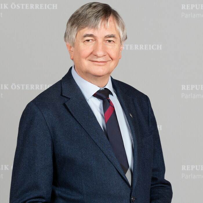 Univ.-Prof. Dr. Josef Smolle