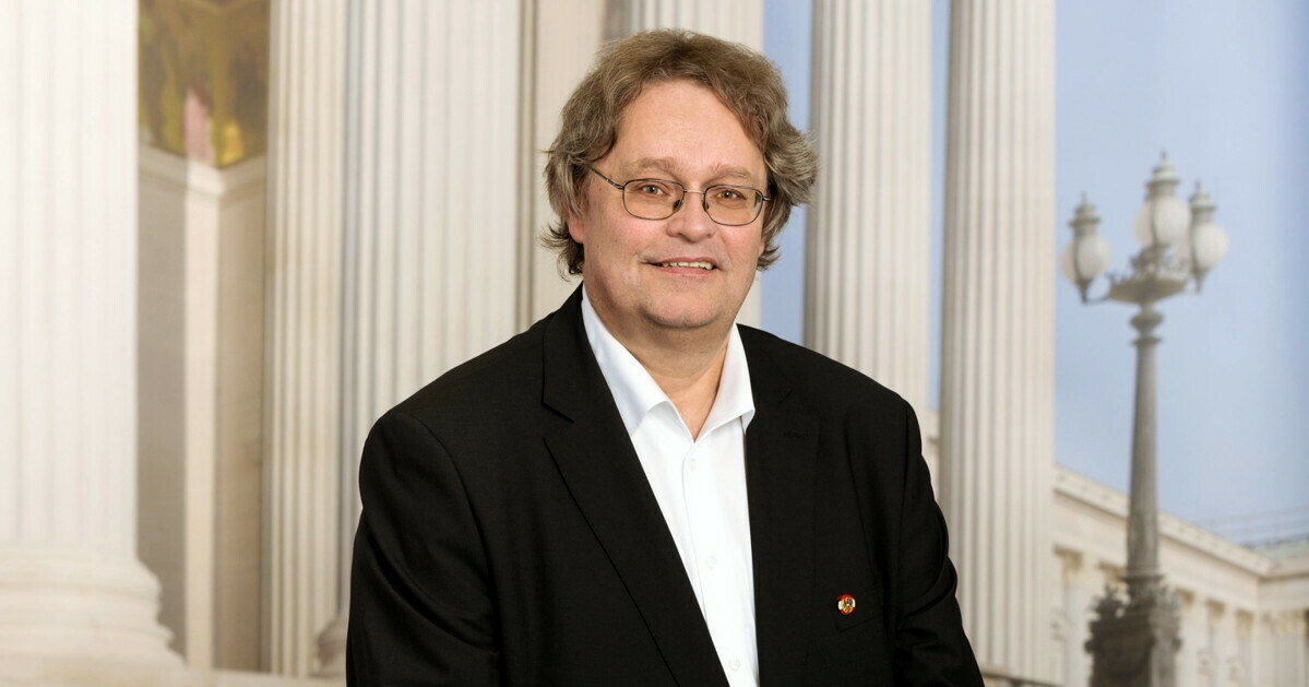 Dr. Peter Kolba
