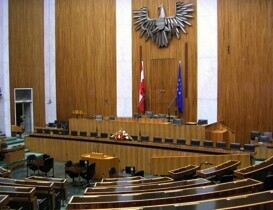 Bezügebegrenzungsgesetz: Nicht jedes Gesetz braucht Strafe?